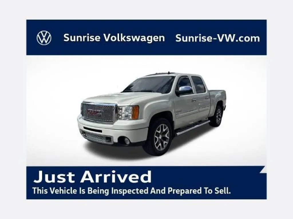 GMC Sierra 1500 2011 AWD Denali 4dr Crew Cab 5.8 ft. SB
