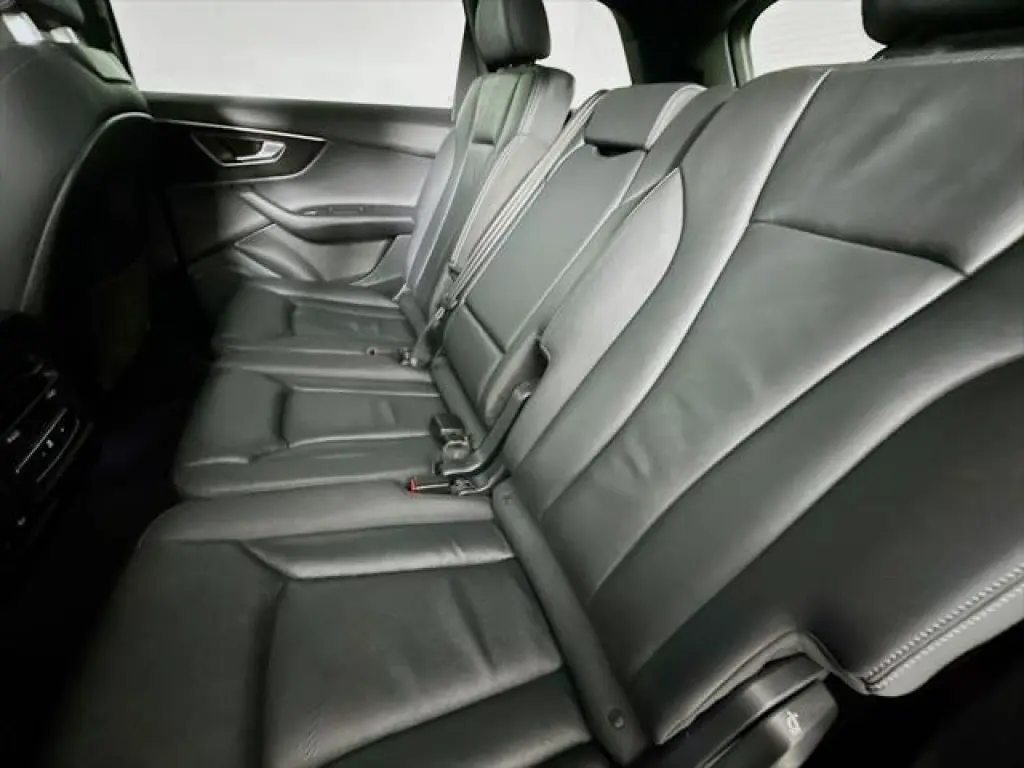 Audi Q7 2025 AWD quattro Premium 45 TFSI 4p SUV