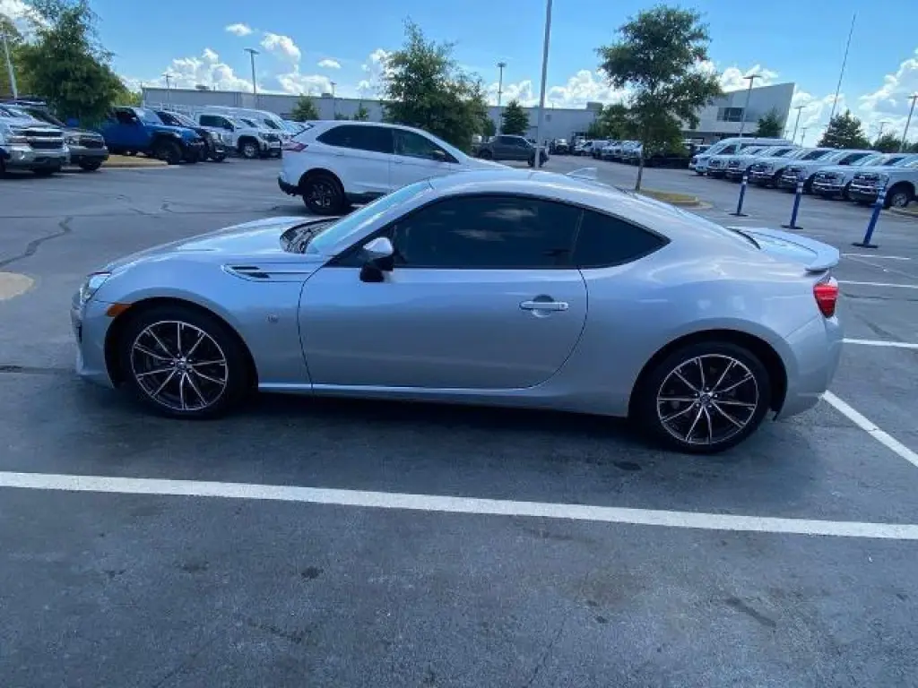 Toyota 86 2017 2dr Coupe 6A