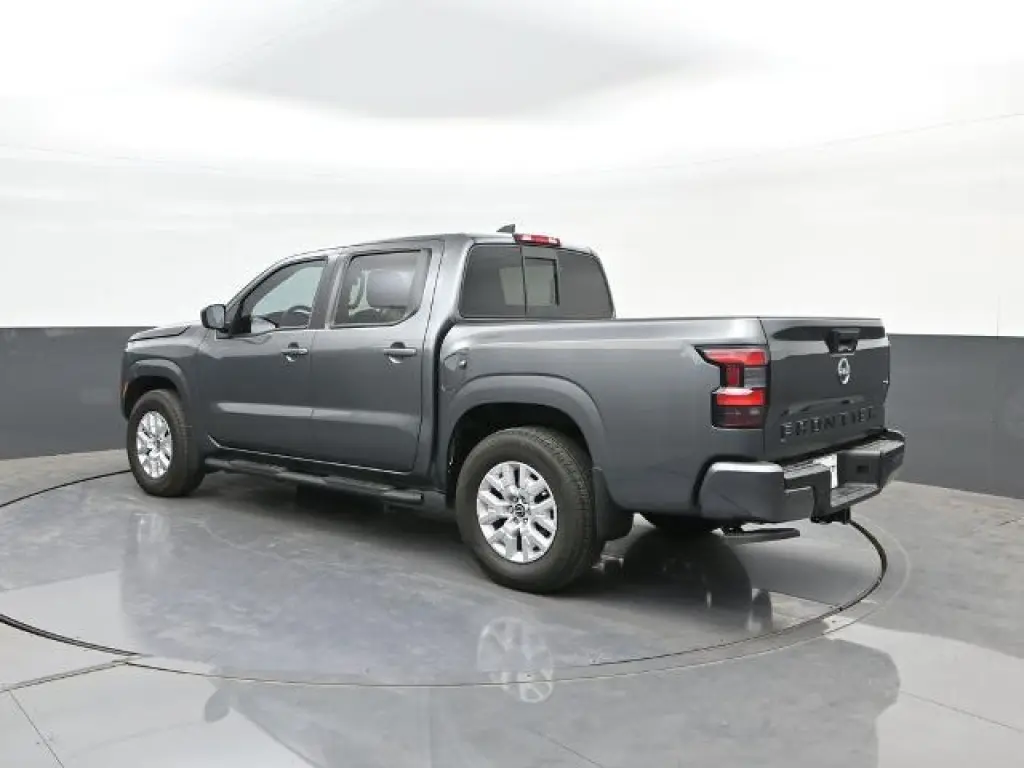 Nissan Frontier 2022 4x2 SV 4dr Crew Cab 5 ft. SB