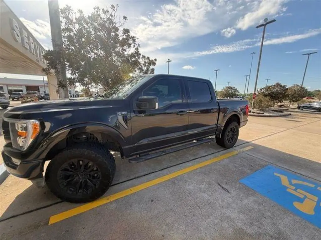 Ford F-150 2023 4x4 XLT 4dr SuperCrew 5.5 ft. SB
