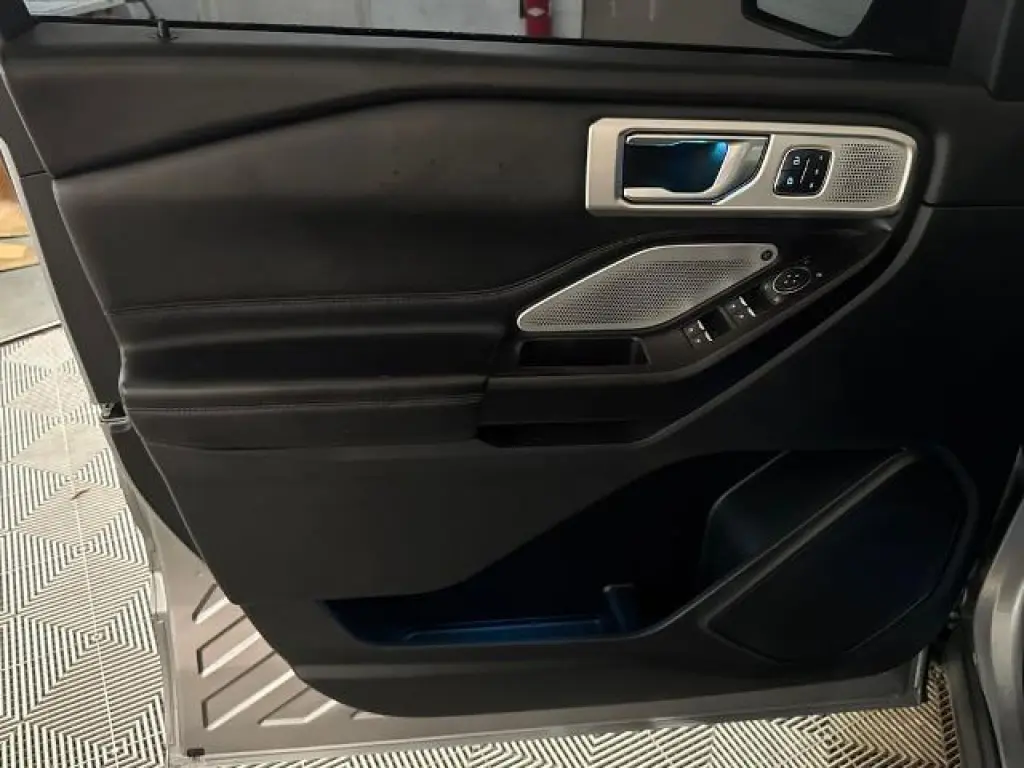 Ford Explorer 2020 AWD Platinum 4dr SUV