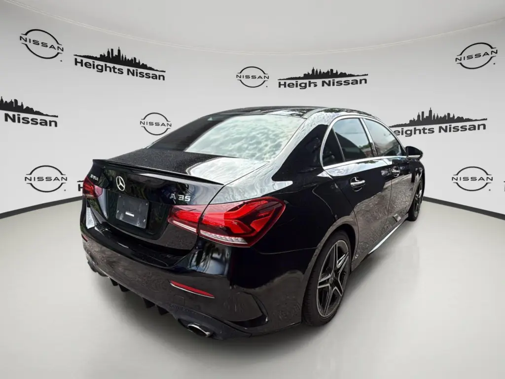 Mercedes-Benz Clase A 2021 AWD AMG A 35 4MATIC 4dr Sedán