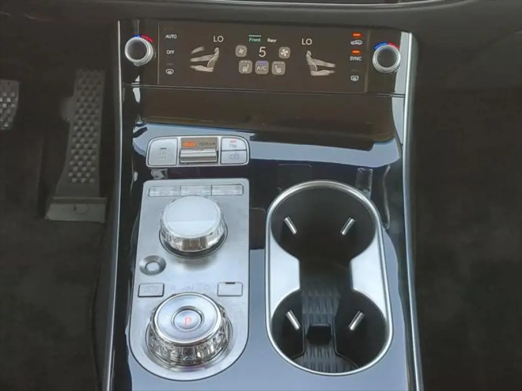 Genesis GV70 2026 AWD 2.5T Estándar 4p SUV