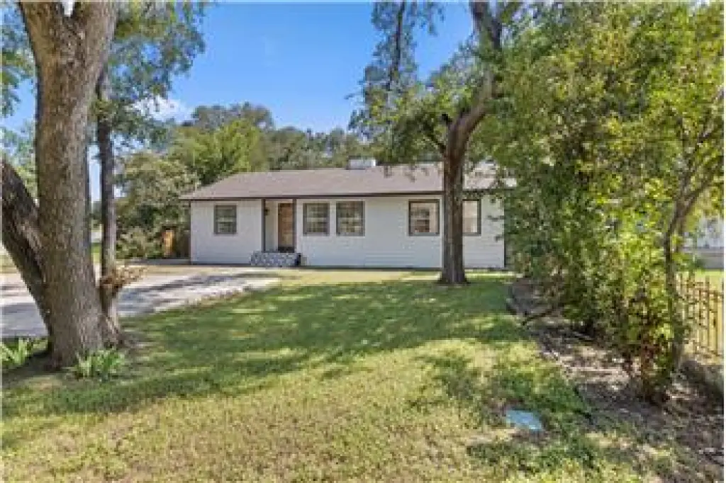 Rental property with 4 bedroom and 3 bathroom in Austin