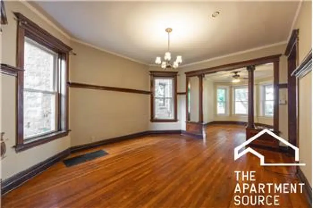 Rental property with 2 bedroom and 1 bathroom in Chicago
