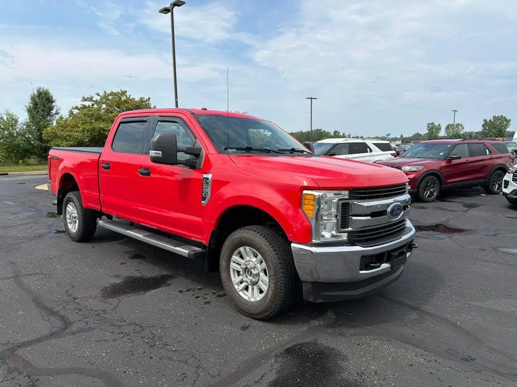 Ford F-250 Super Duty 2017 4x4 XLT 4dr Crew Cab 6.8 ft. SB Pickup