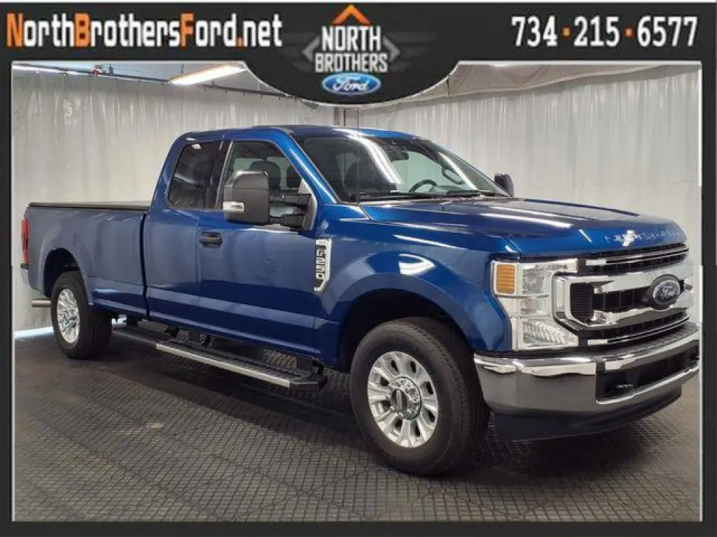 Ford F-250 Super Duty 2022 4x2 XLT 4dr SuperCab 6.8 ft. SB Pickup