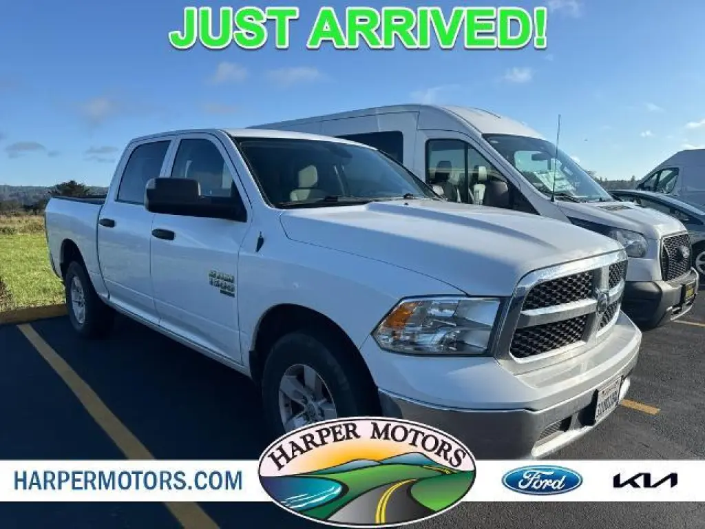Ram 1500 Classic 2023 4x4 SLT 4dr Crew Cab 5.5 ft. SB Pickup
