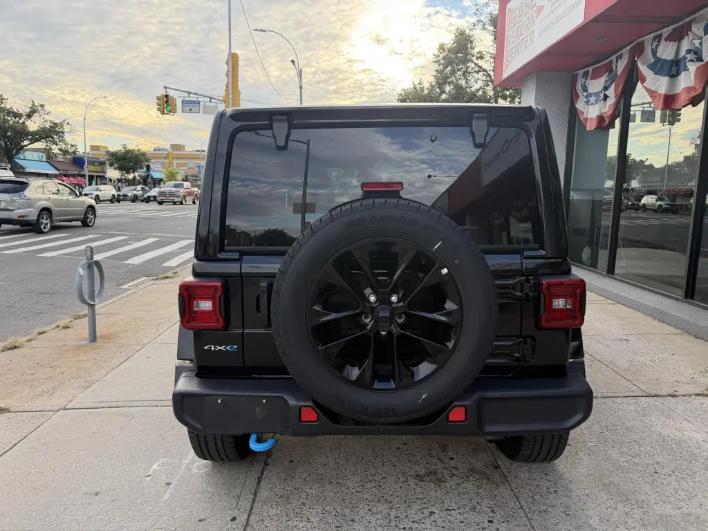 Jeep Wrangler 2024 4x4 Sahara 4xe 4dr SUV