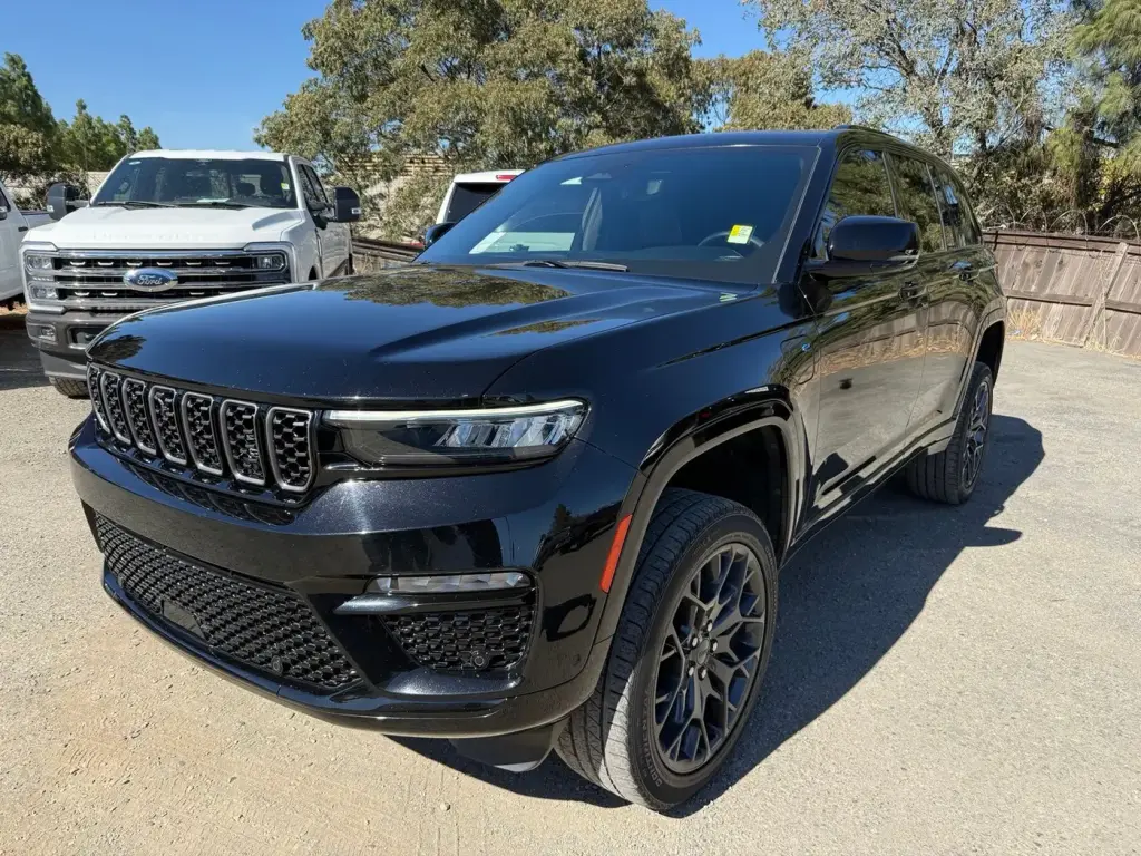 Jeep Grand Cherokee 2023 4x4 Summit 4xe 4dr SUV