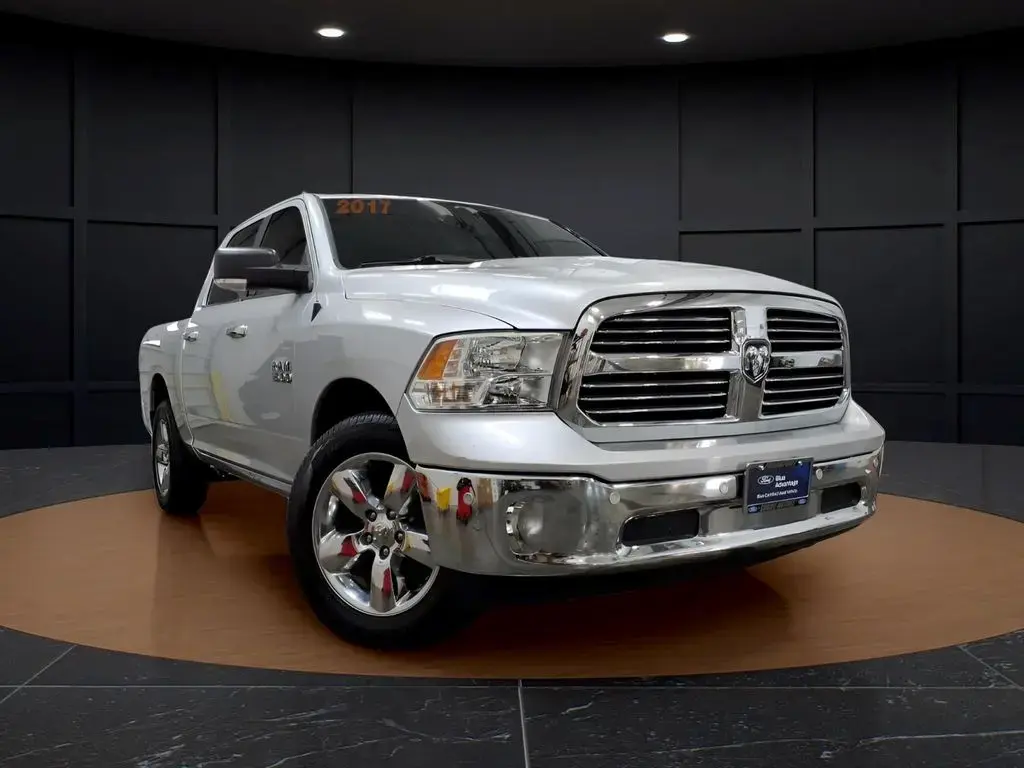 Ram 1500 2017 4x4 SLT 4dr Crew Cab 5.5 ft. SB Pickup