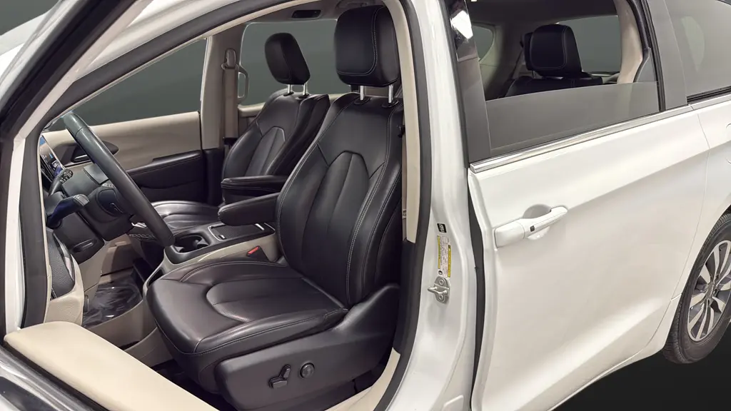 2023 Chrysler Pacifica Hybrid