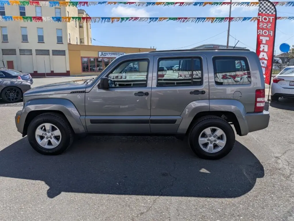 2012 Jeep Liberty Sport  4WD
