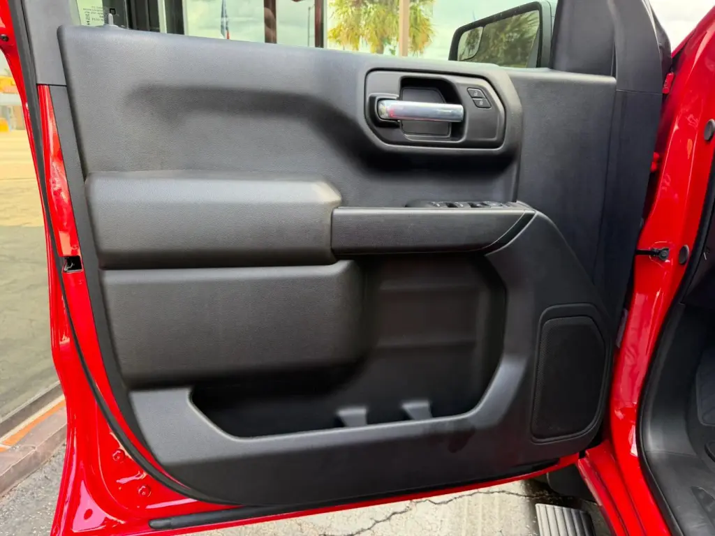 2025 Chevrolet SILVERADO 1500 CREW CAB