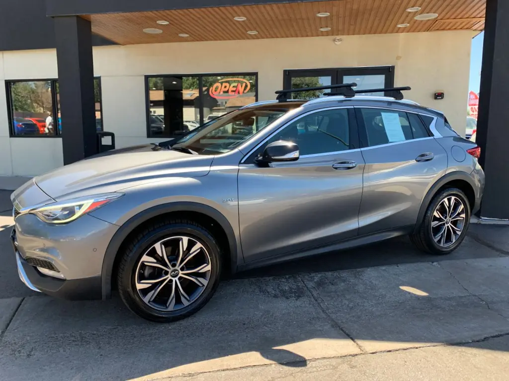 2017 Infiniti QX30