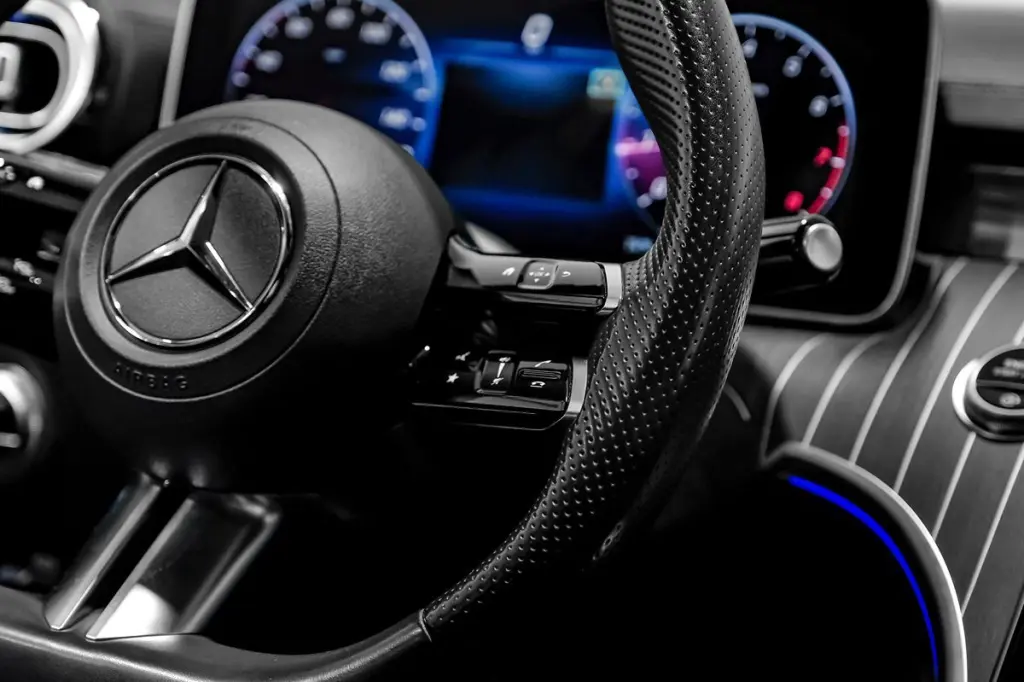 2023 Mercedes-Benz C 300