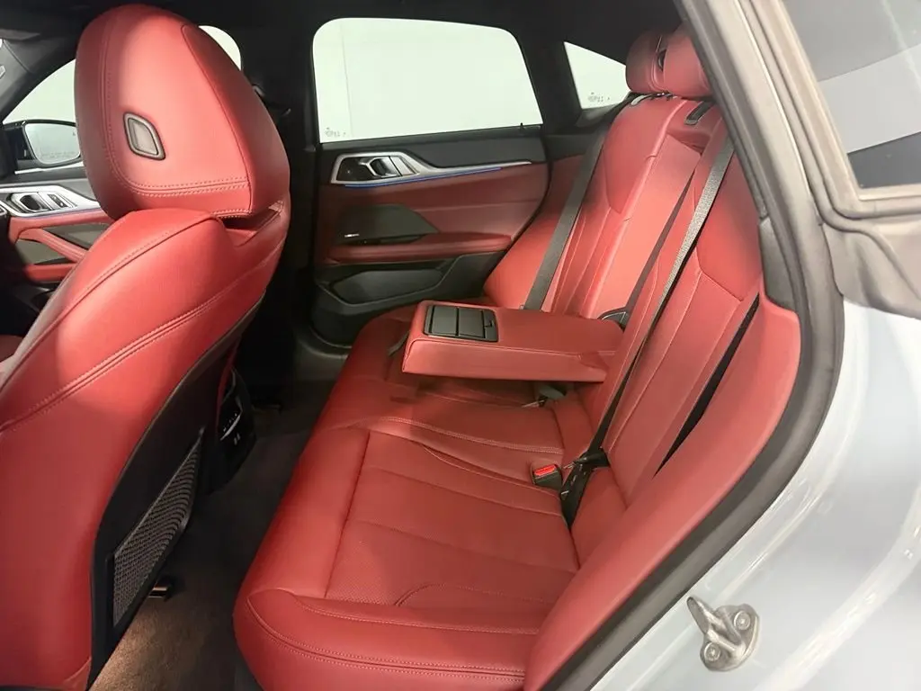 2024 BMW i4