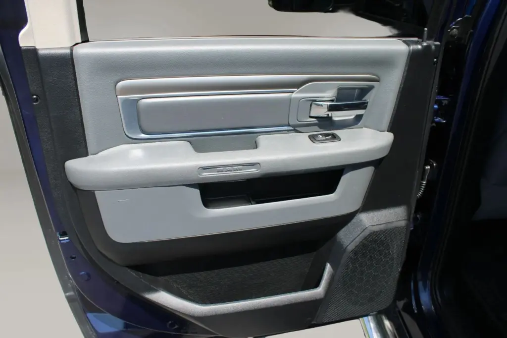 2015 Ram 1500 CREW CAB