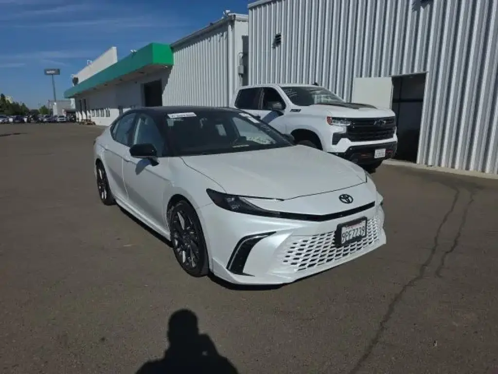 Toyota Camry 2025 SE 4dr Sedán