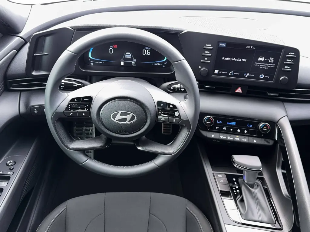 Hyundai ELANTRA 2026 SEL Sport Premium 4p Sedan