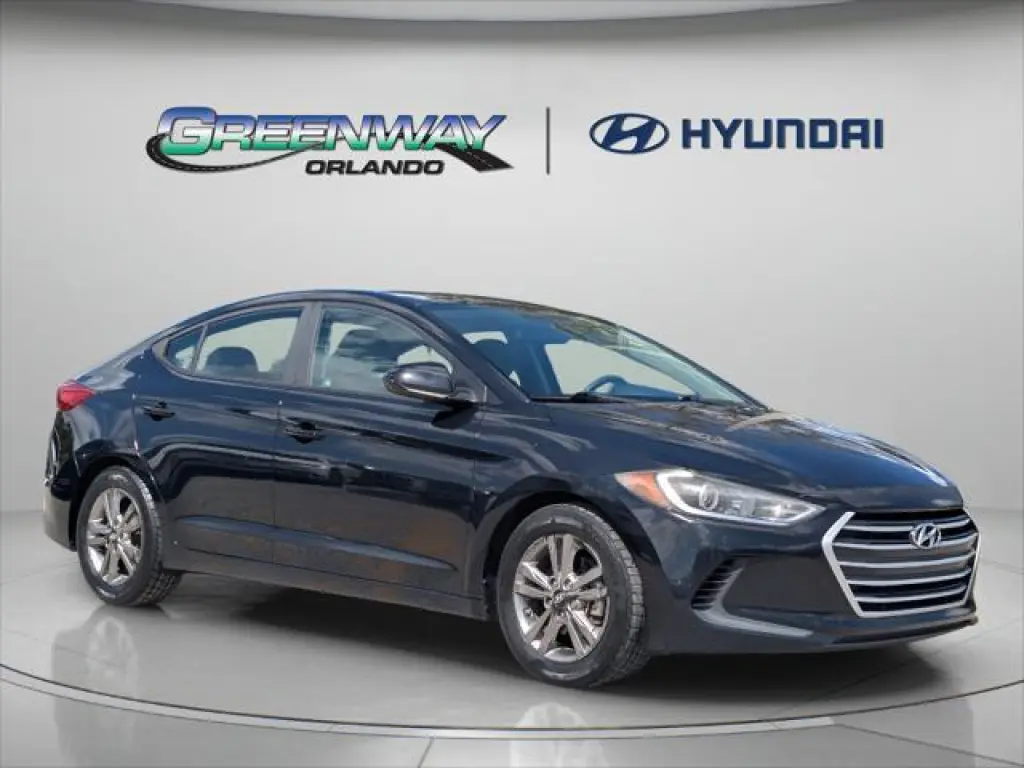Hyundai ELANTRA 2017 SE 4dr Sedán (lanzamiento a mitad de año)