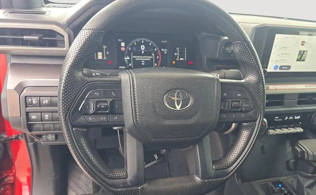 Toyota Tacoma 2025 4x4 SR5 4p Doble Cabina Cuadrada 6.1 pies LB