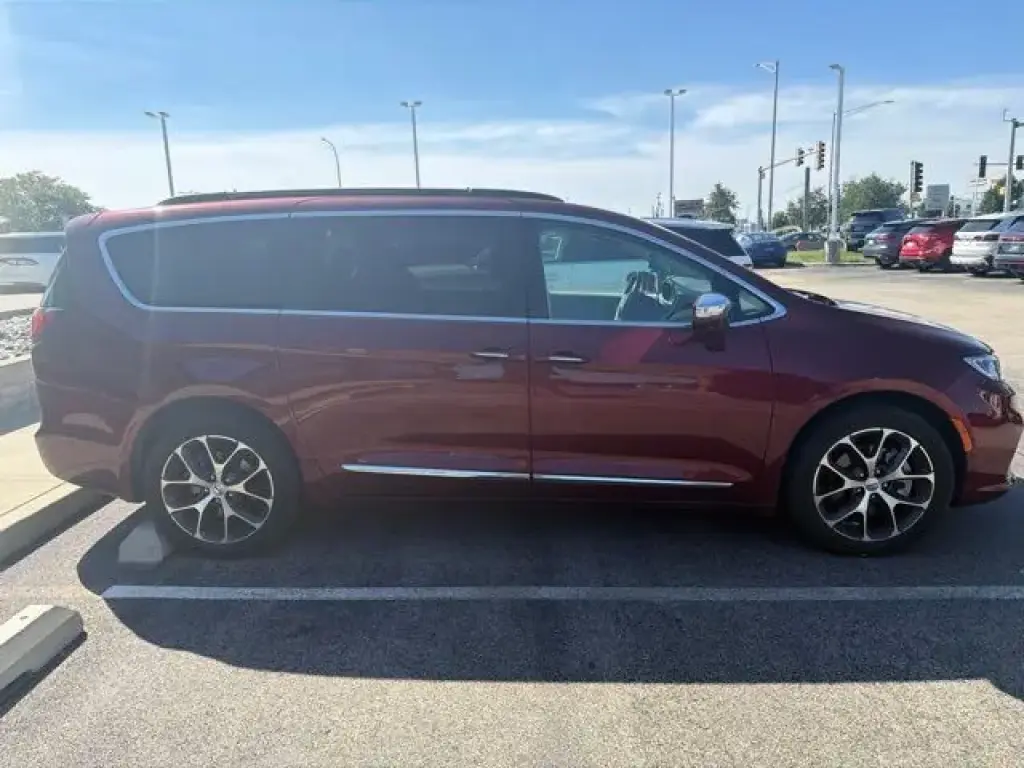 Chrysler Pacifica 2022 AWD Limited 4dr Mini-Van