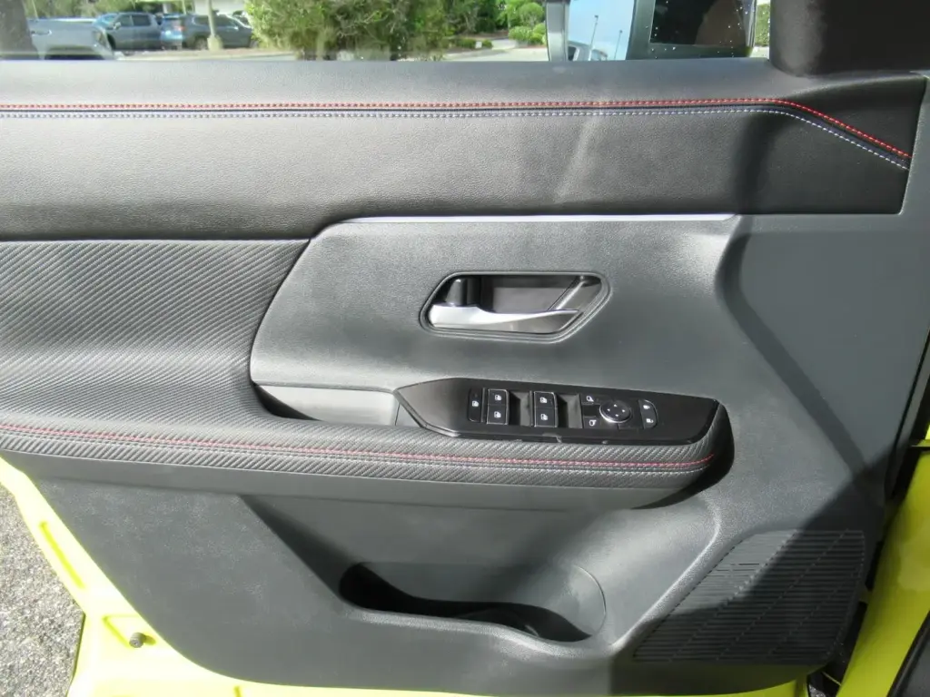 Nissan Kicks 2025 SR 4dr Crossover