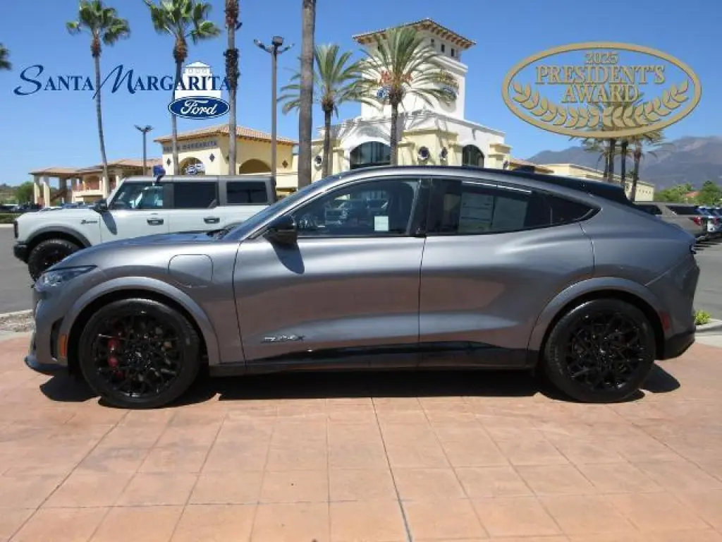 Ford Mustang Mach-E 2023 AWD GT 4dr SUV