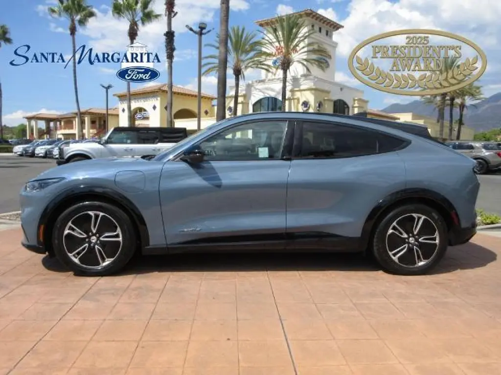 Ford Mustang Mach-E 2023 Premium 4dr SUV