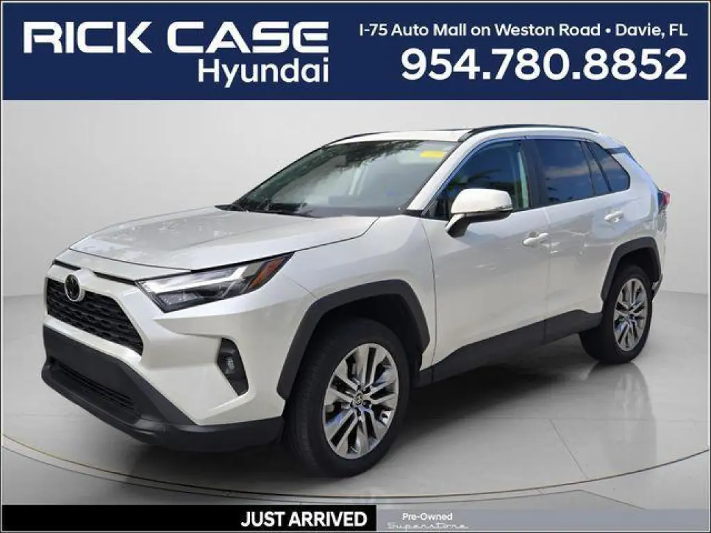Toyota RAV4 2022 XLE Premium 4p SUV