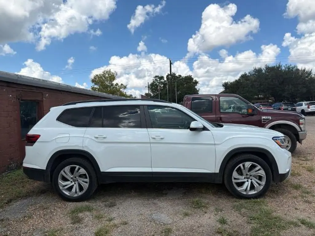 Volkswagen Atlas 2021 V6 SE 4dr SUV con Tecnología (lanzamiento intermedio)