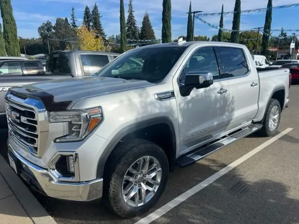 GMC Sierra 1500 2019 4x4 SLT 4p Puerta Tripulante Cabina Estándar 5.8 ft. CB