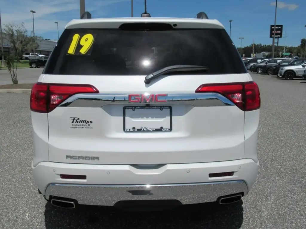GMC Acadia 2019 Denali 4p SUV