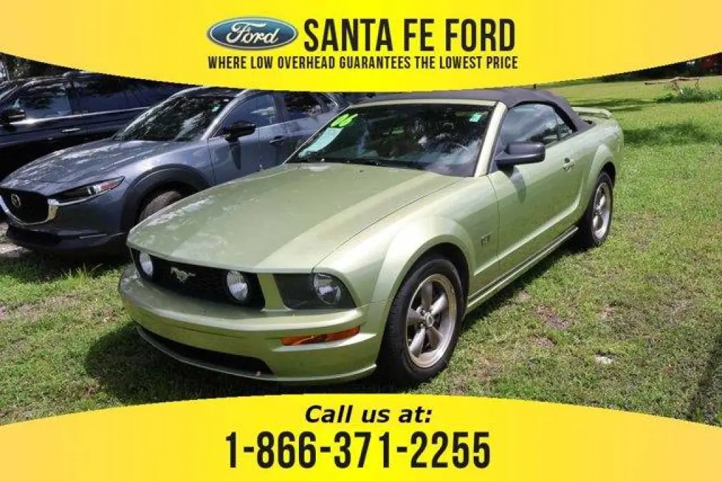 Ford Mustang GT Deluxe cabrio de 2 puertas, año 2006