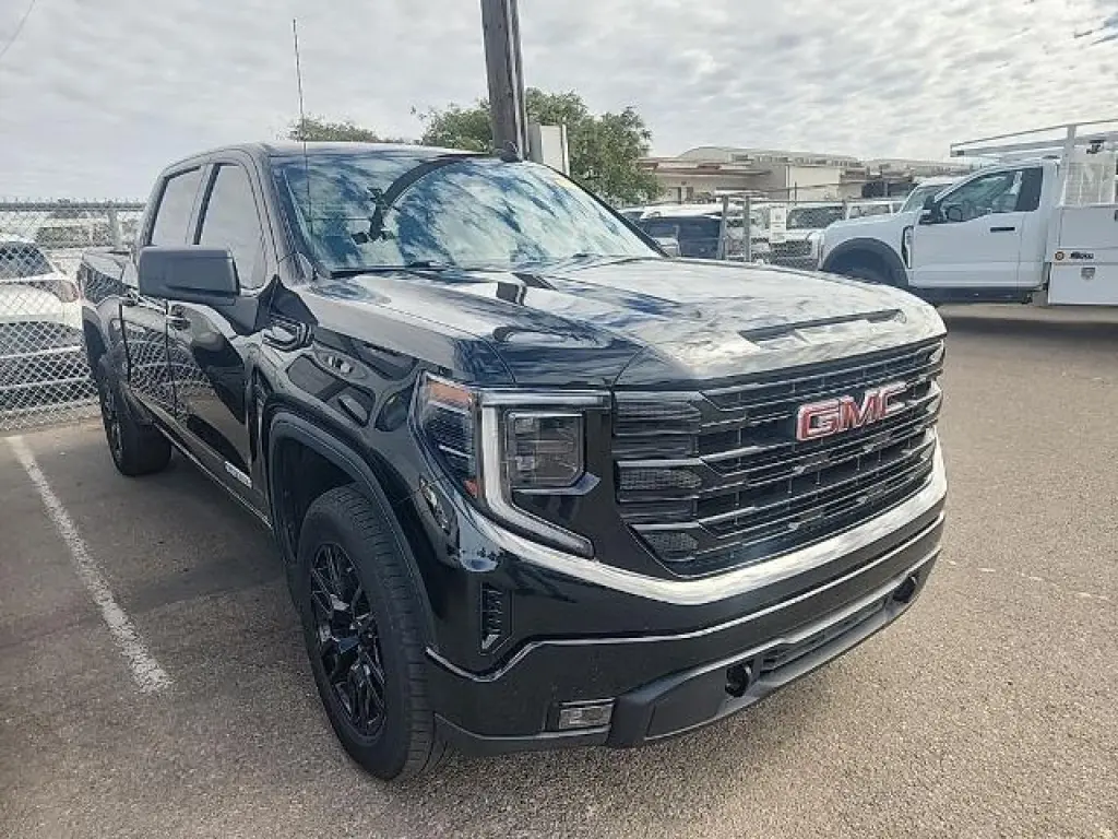 GMC Sierra 1500 2023 4x4 Elevation 4 puertas Crew Cab 5,8 pies SB