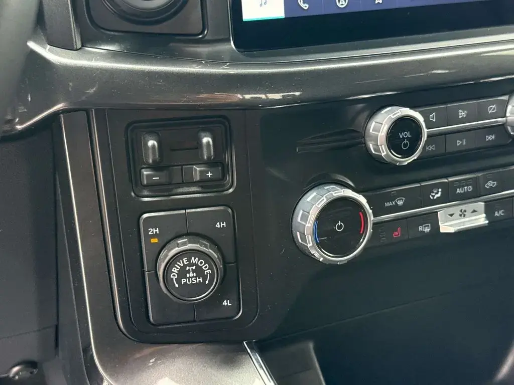 Ford F-150 2023 4x4 XLT 4p SuperCrew 5.5 ft. CB