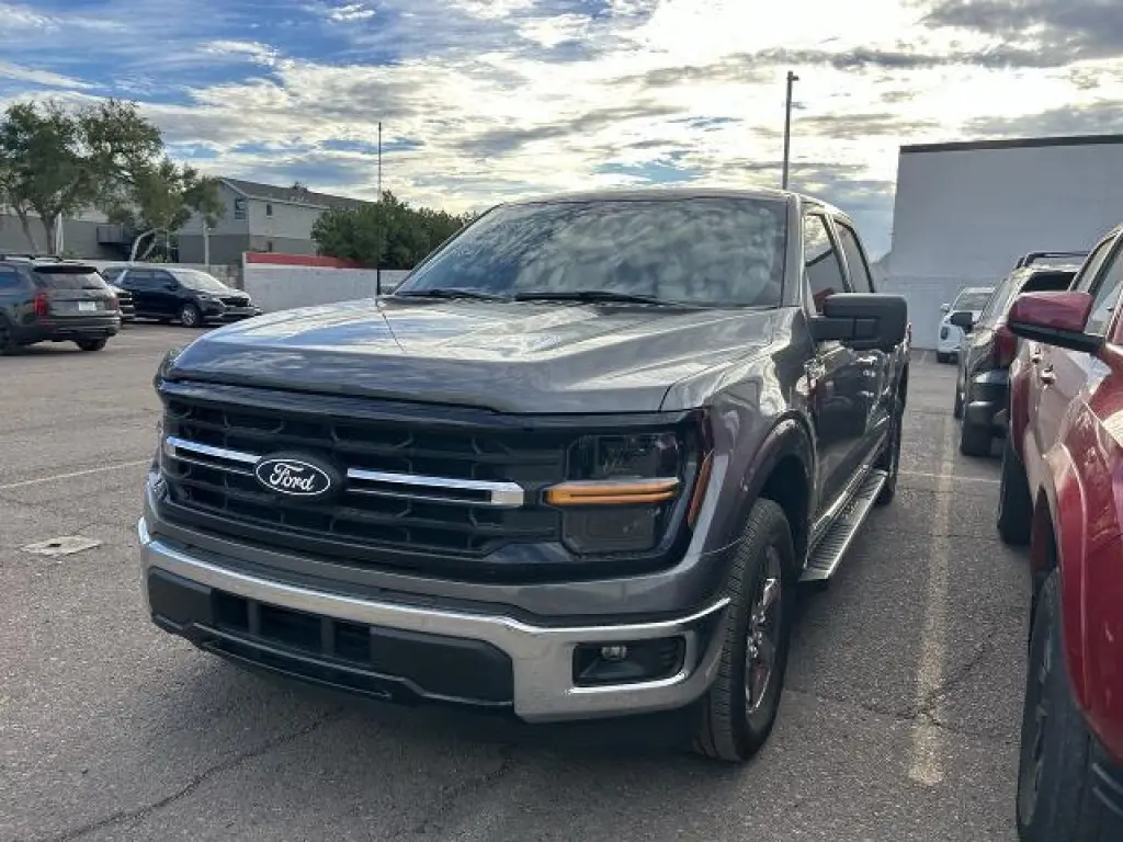 Ford F-150 2024 4x2 XLT 4p SuperCrew 5.5 pies CB