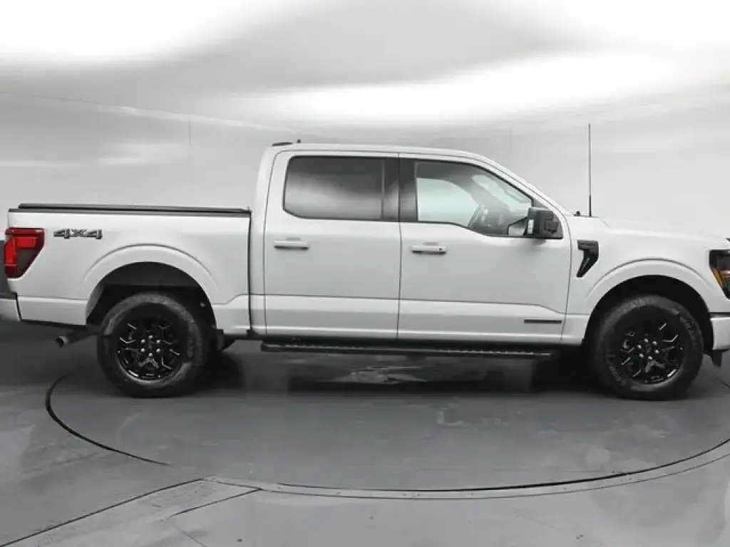 Ford F-150 2024 4x4 XLT 4p SuperCab 5.5 ft. CB
