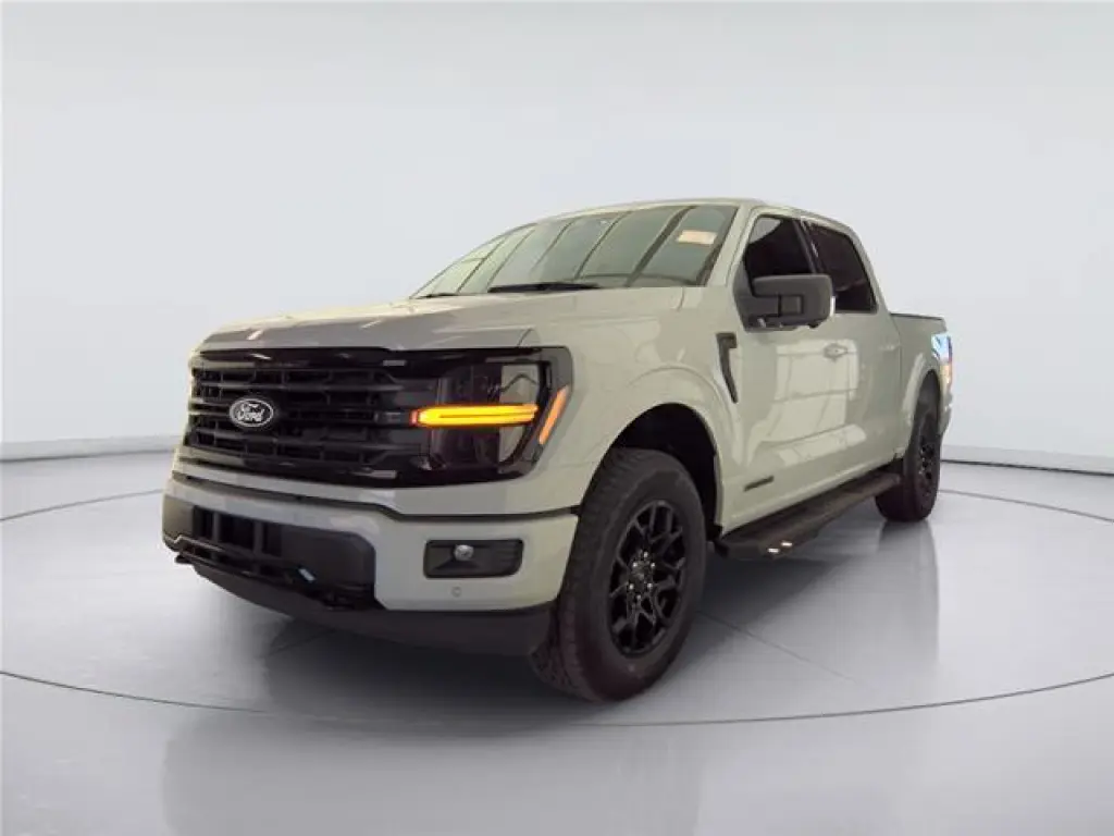 Ford F-150 2024 4x4 XLT 4 puertas SuperCrew con caja de 5,5 pies