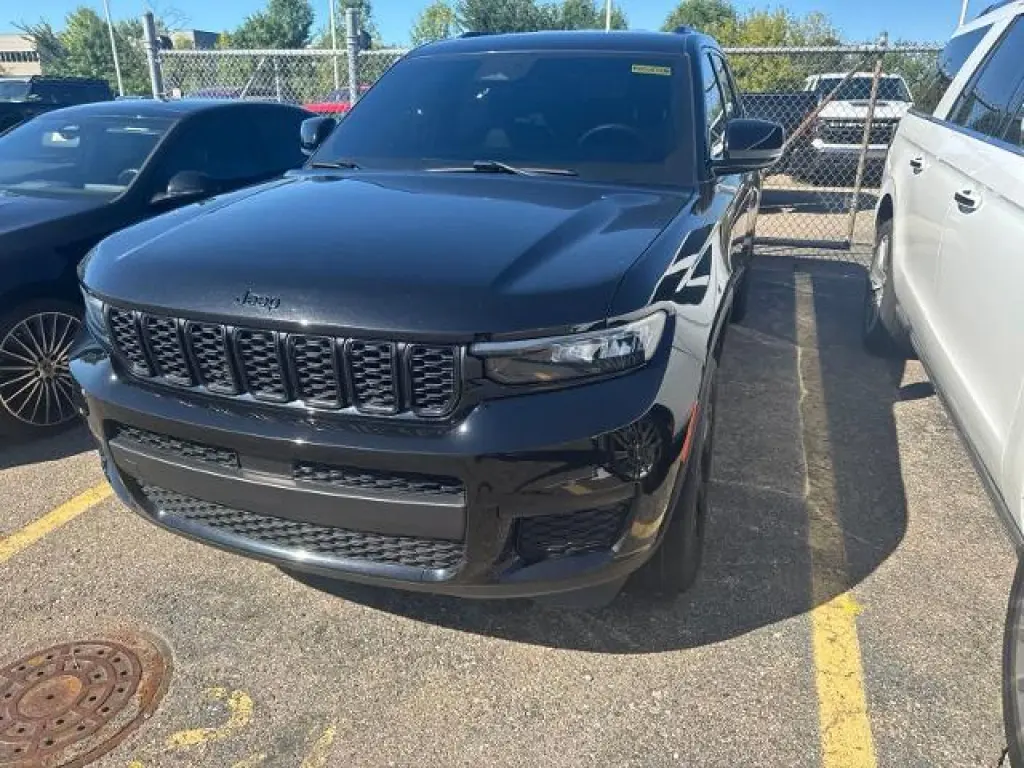 Jeep Grand Cherokee L 2024 4x4 Laredo 4p SUV