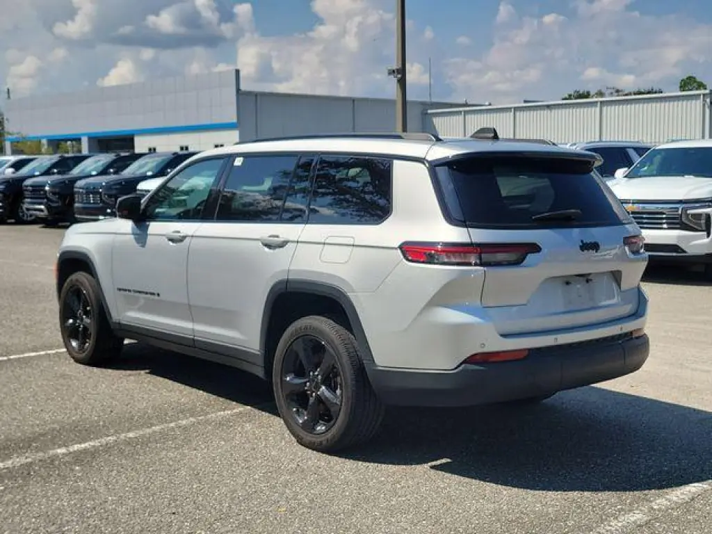 Jeep Grand Cherokee L 2023 4x2 Altitude 4p SUV