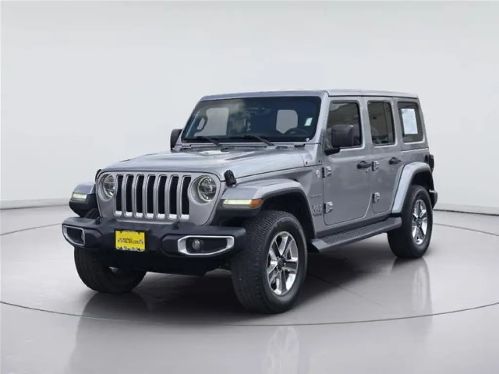 Jeep Wrangler Unlimited 2018 4x4 Sahara SUV 4 puertas (lanzamiento a mitad de año)