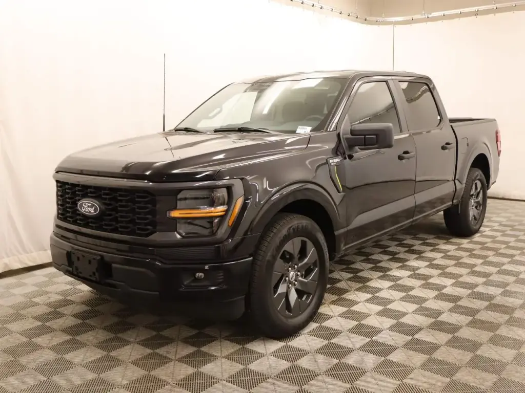 Ford F-150 2025 4x2 STX 4p SuperCrew 5.5 ft SB
