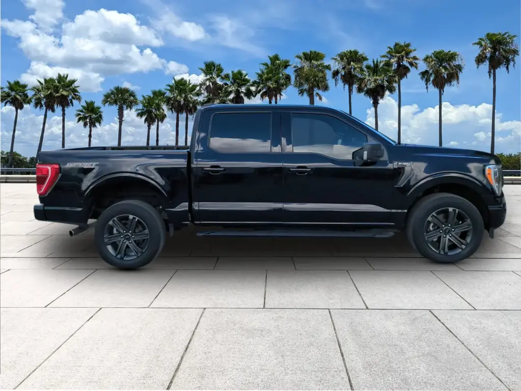 Ford F-150 2023 4x4 XLT 4p SuperCrew 6.5 ft. SB