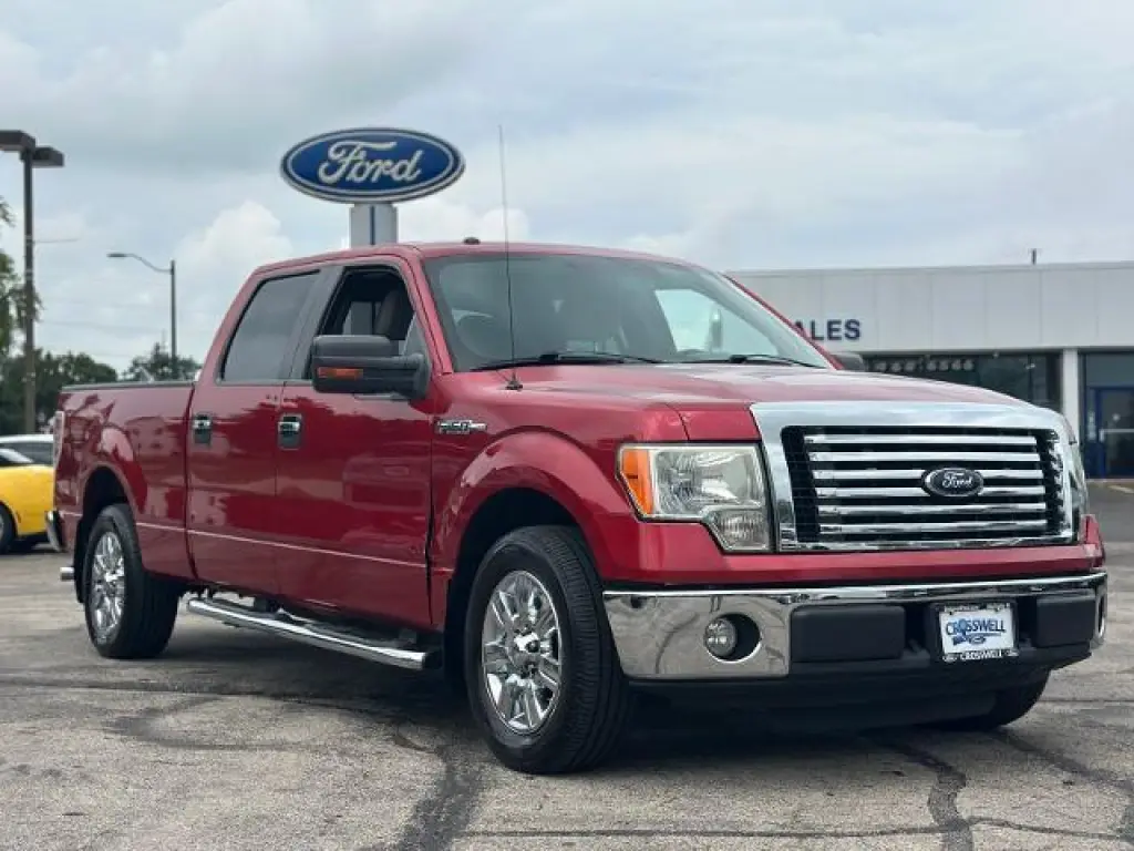 Ford F-150 2010 4x2 XLT 4dr SuperCrew Estilo lateral 5.5 ft. SB
