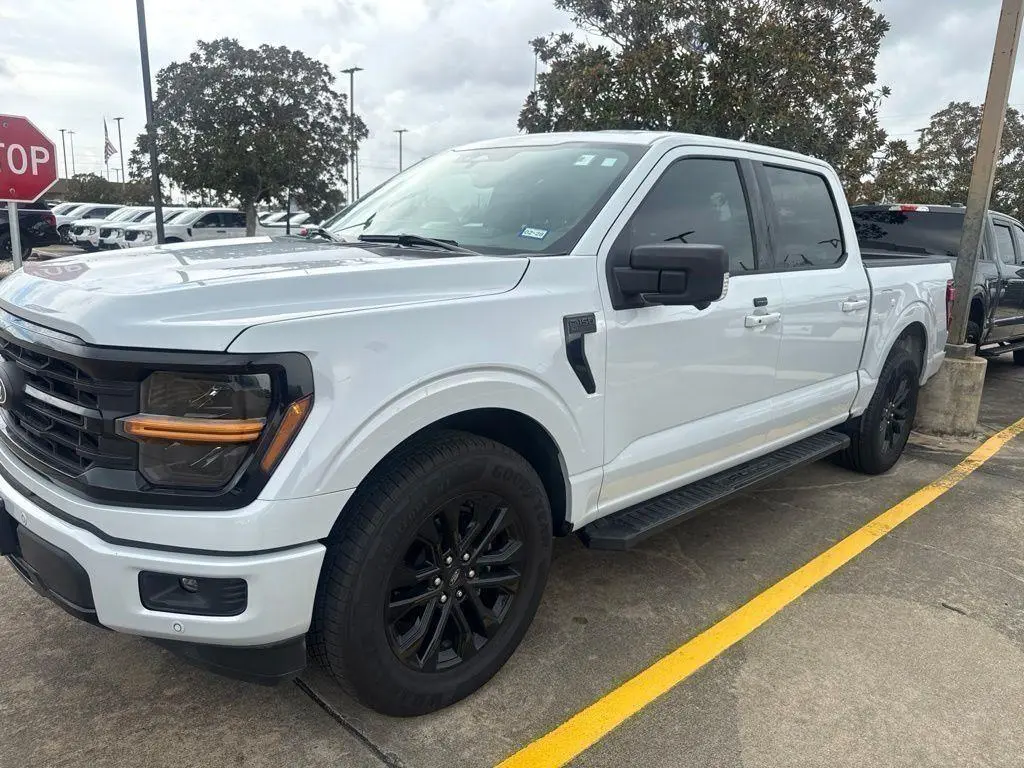 Ford F-150 2025 4x2 XLT 4p SuperCrew 5.5 ft. SB