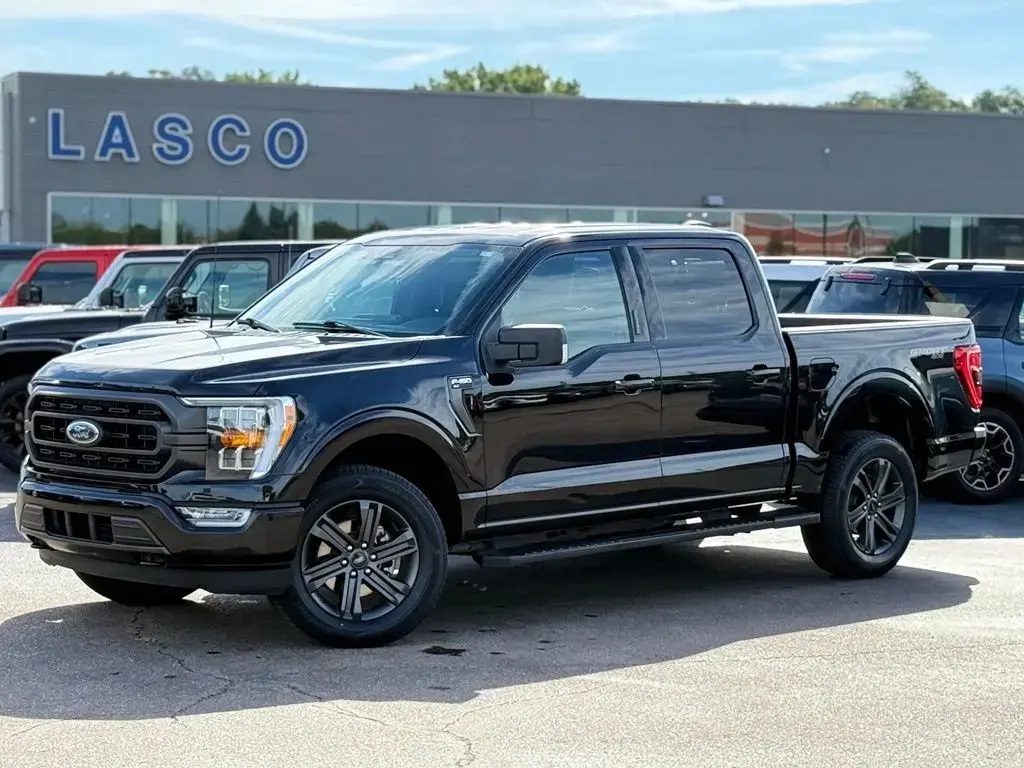 Ford F-150 2023 4x4 XLT 4dr SuperCrew 5.5 ft. SB