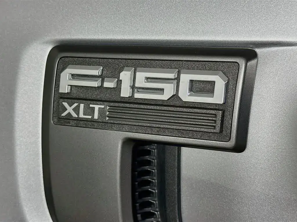 Ford F-150 2023 4x2 XL 4 puertas SuperCrew 5.5 pies SB
